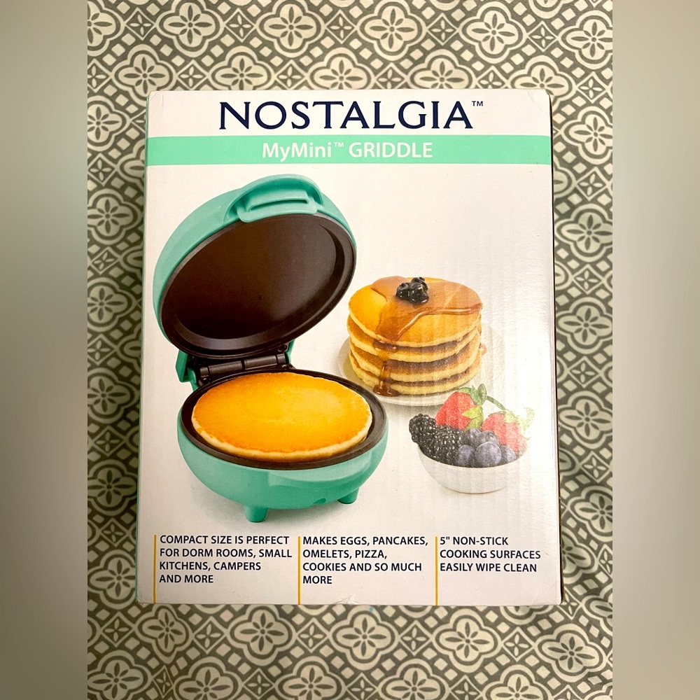 Nostalgia MyMini Griddle! Young Chef Approved!